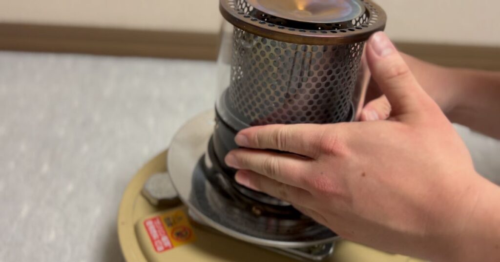 アルパカストーブの燃焼筒を取り外す