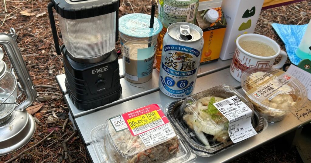 キャンプテーブル