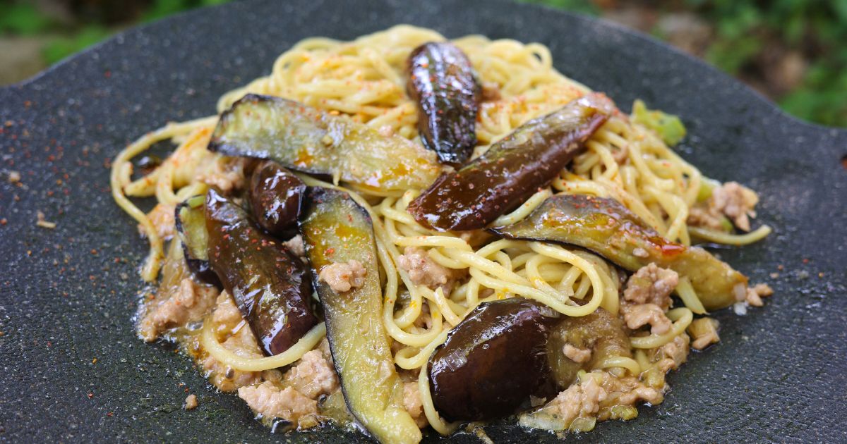 【なす偏愛マンのキャンプ飯】コク深い麻婆茄子焼きそば