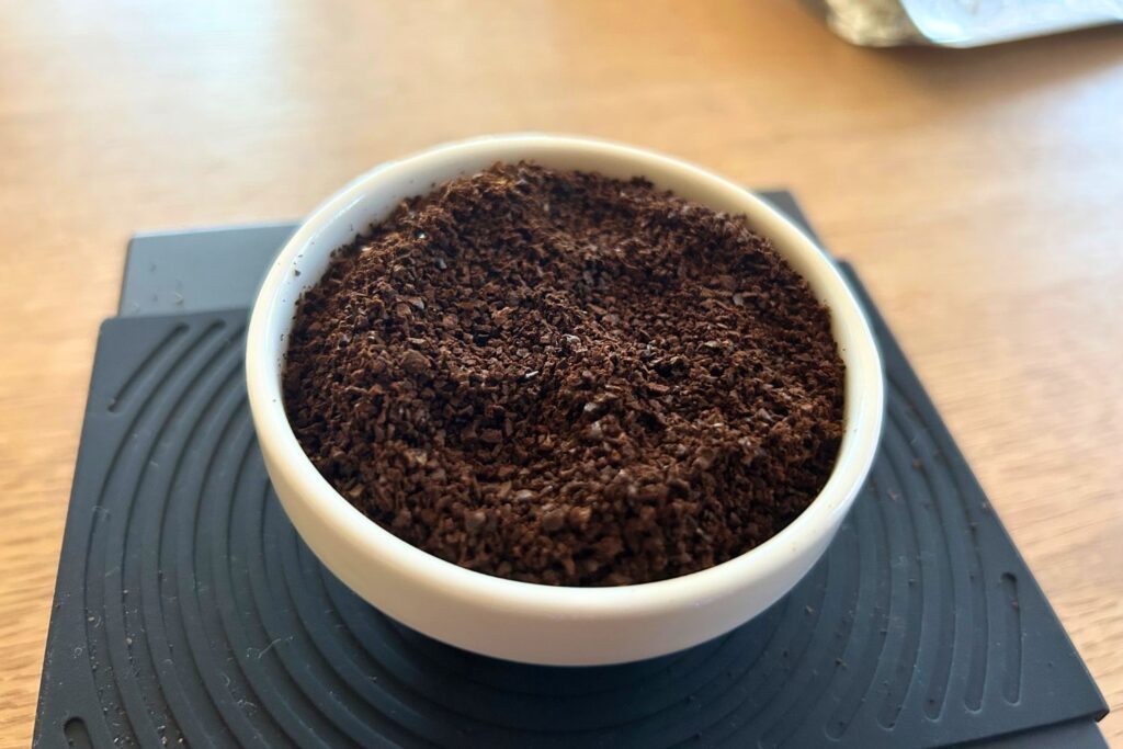粗挽きのコーヒー豆