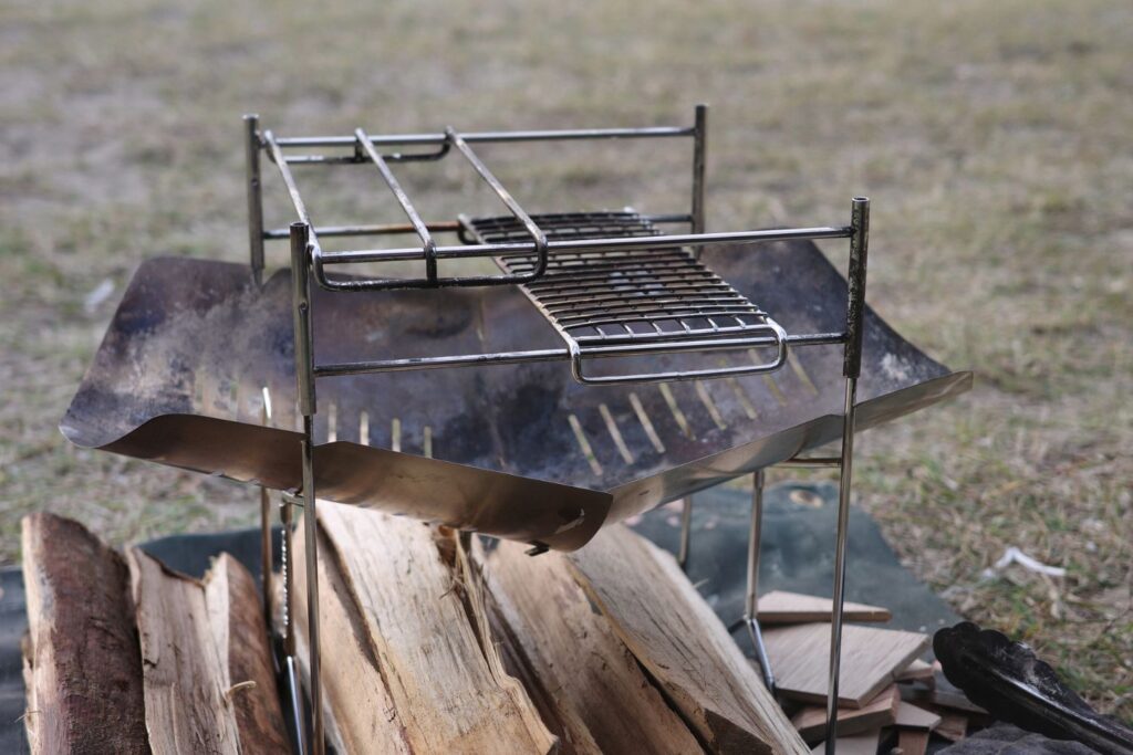 CAMPING MOON「SOLO-A4G」と薪