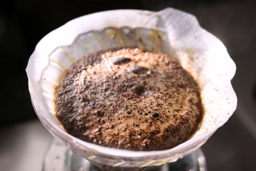 なないち珈琲ドリップ中