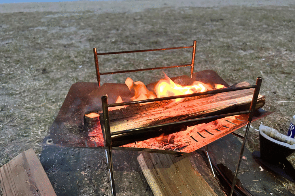 CAMPING MOON「SOLO-A4G」を使って浜辺で焚き火