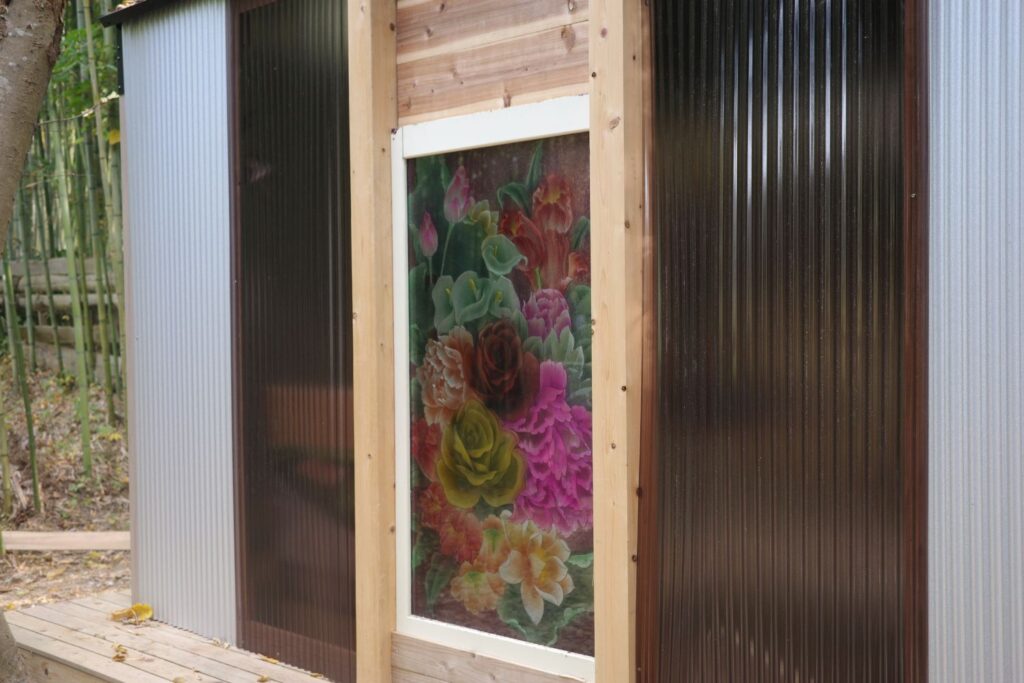 クラブ西宮のシャワー棟の窓