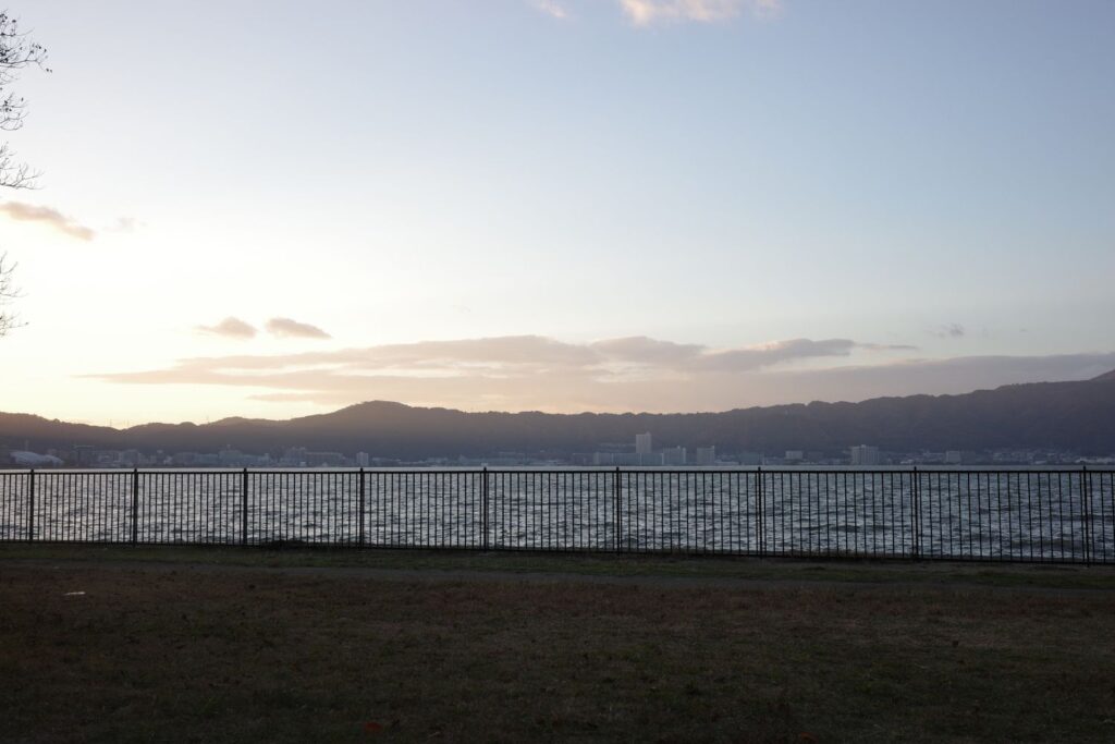 湖岸緑地「帰帆島3」からの風景