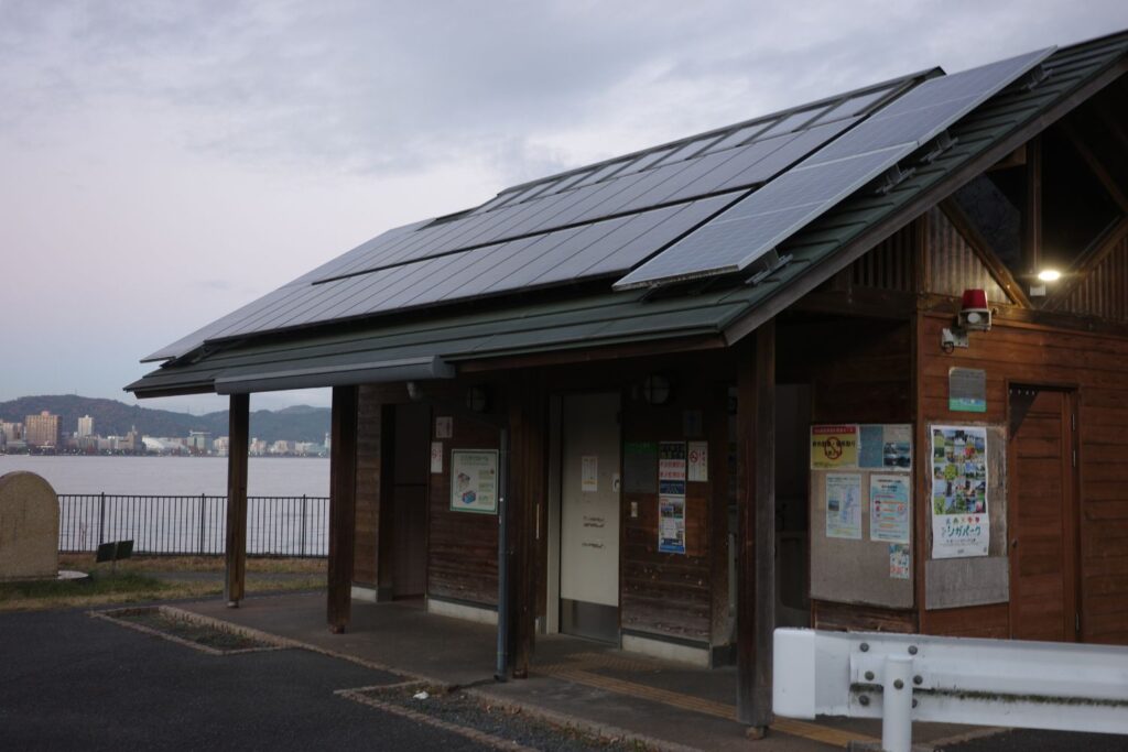 湖岸緑地「帰帆島2」のトイレ
