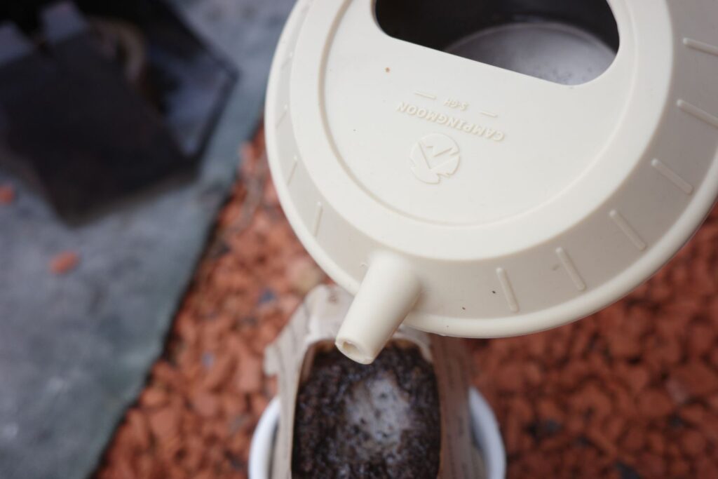 キャンピングムーン「シリコンリッド」でドリップする