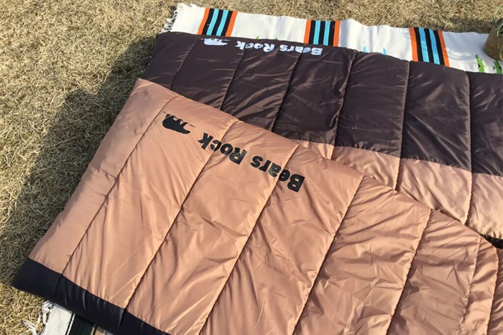 ベアーズロックの寝袋たち