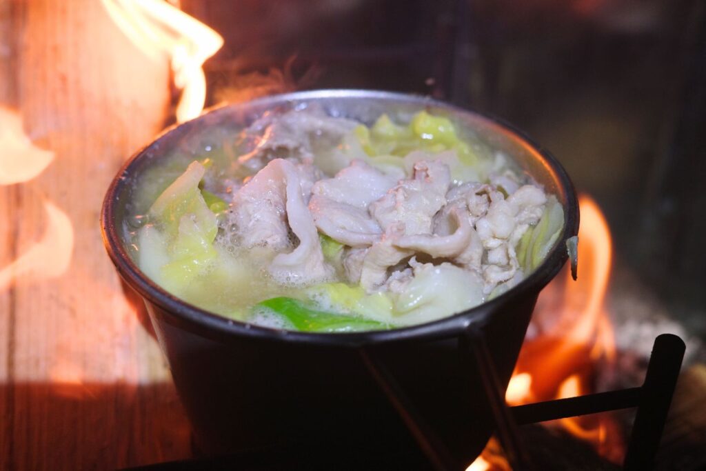 キャンピングムーン「深型シェラカップ」で鍋