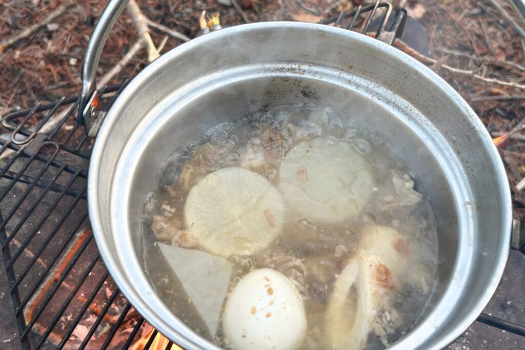 焚き火でおでん