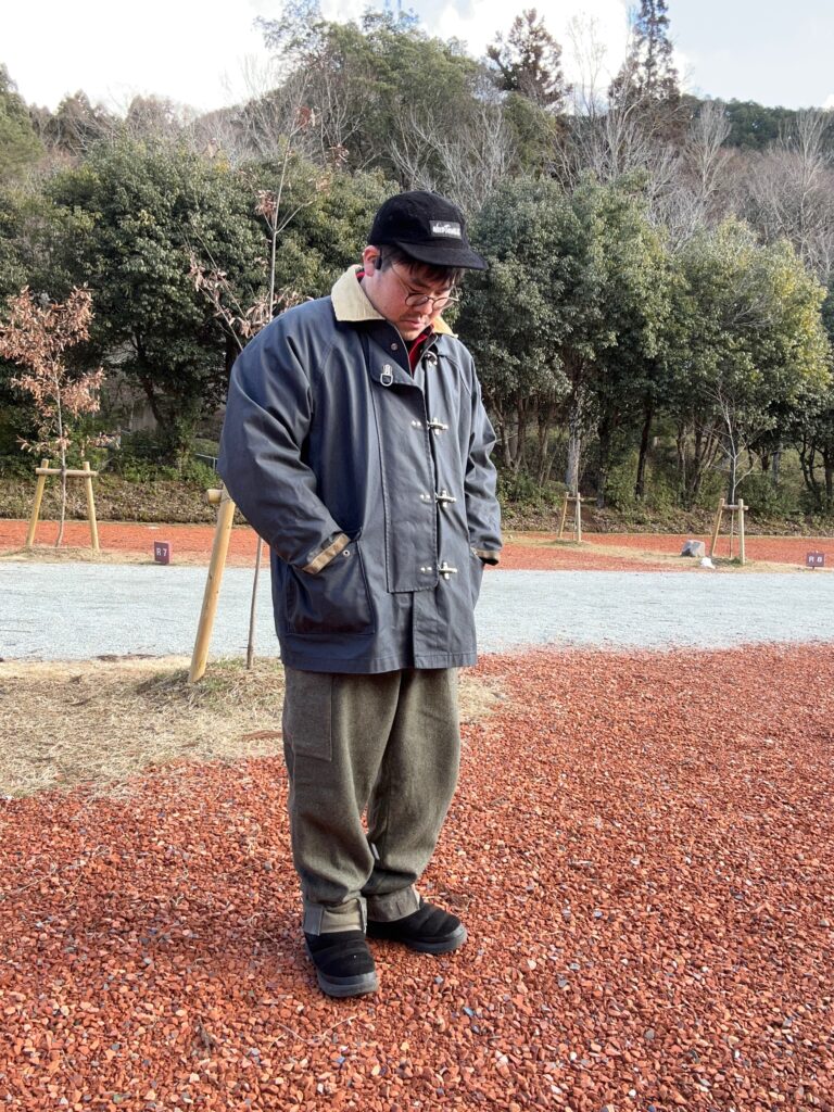 ビンテージのファイヤーマンコートを着たたなそう