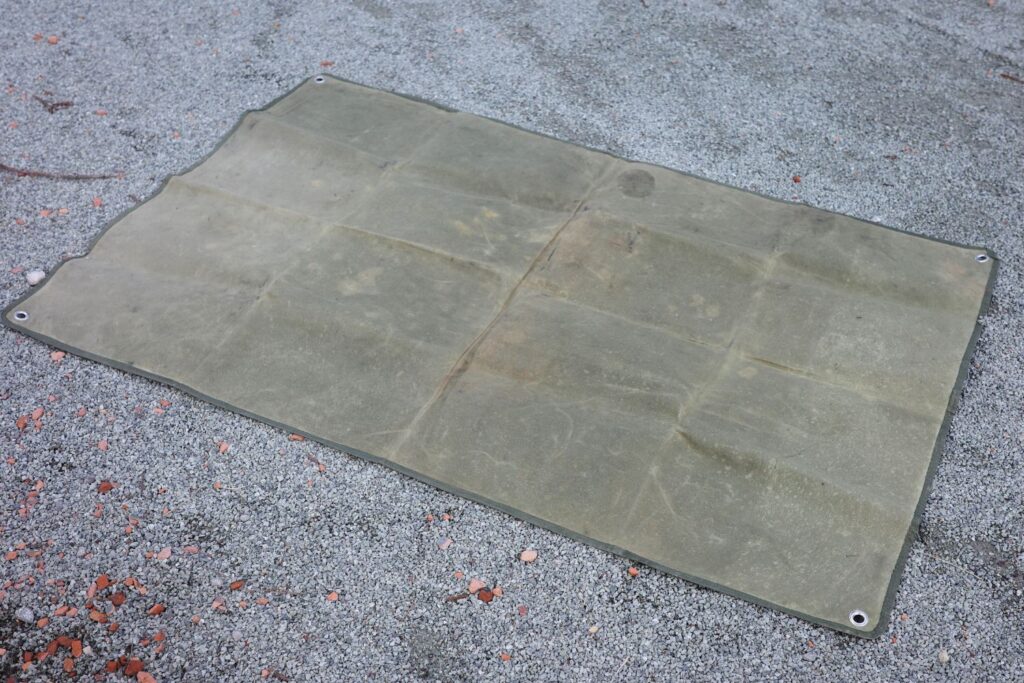 ワークマン「パラフィン帆布フィールドシート」