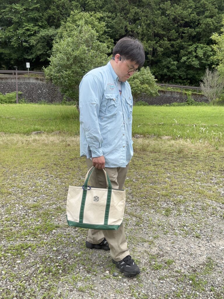 たなそうがコロンビアPFG「バハマシャツ」のブルーを着る
