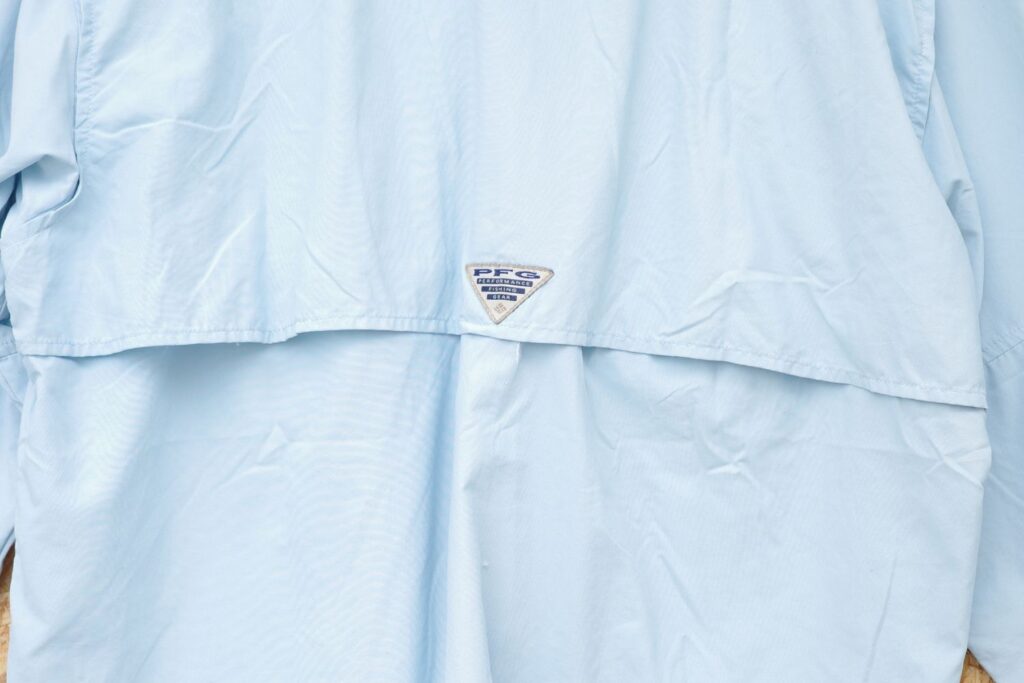 コロンビアPFG「バハマシャツ」の背面ベンチレーション