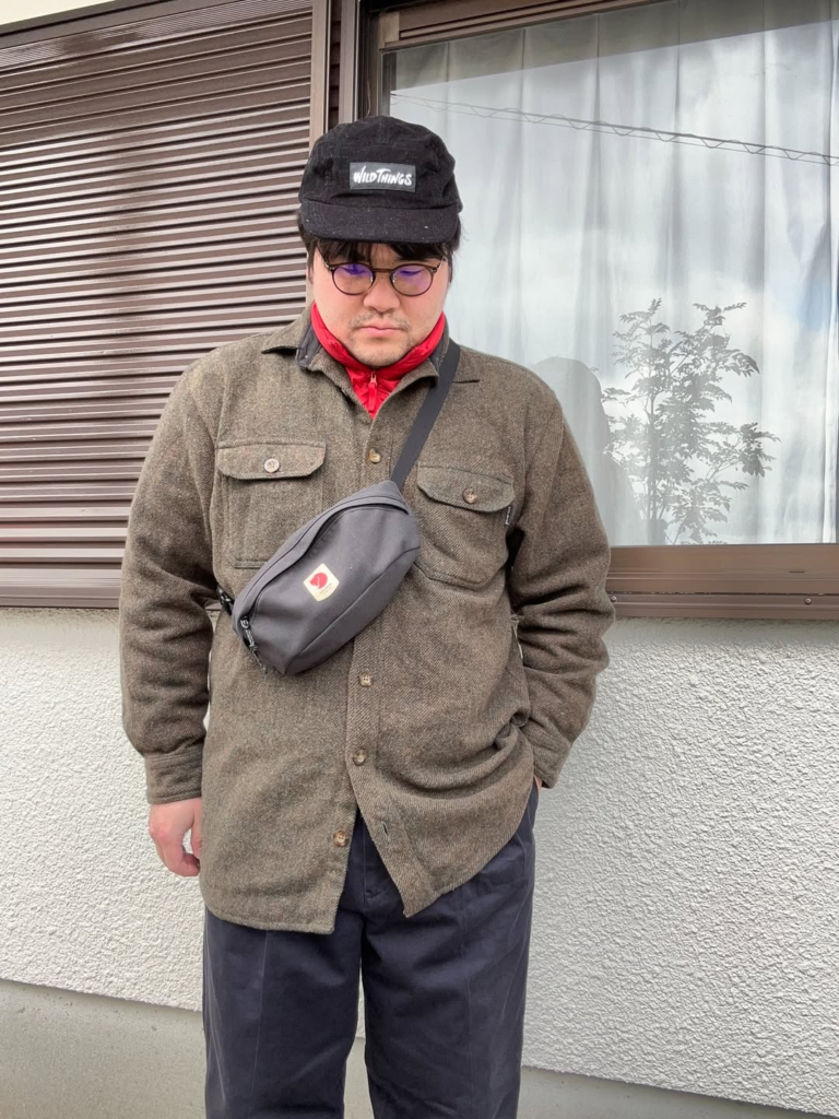 ウールシャツを着たたなそう