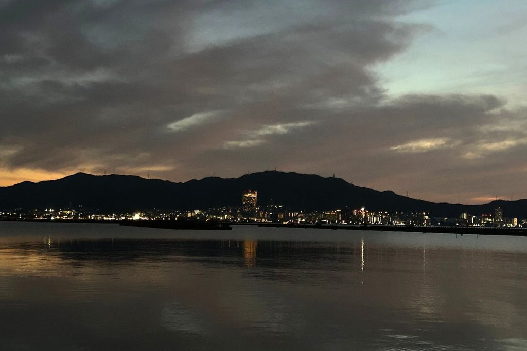 湖岸緑地「北山田1」の夜景